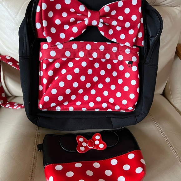 USED ONE TIME Authentic Minnie backpack with extras - Picture 4 of 8